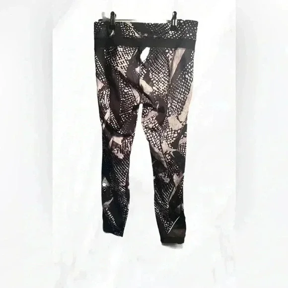 Lululemon Inspire  Tight II (Mesh) Luxtreme Static Mist White Black leggings 6 - Picture 3 of 4